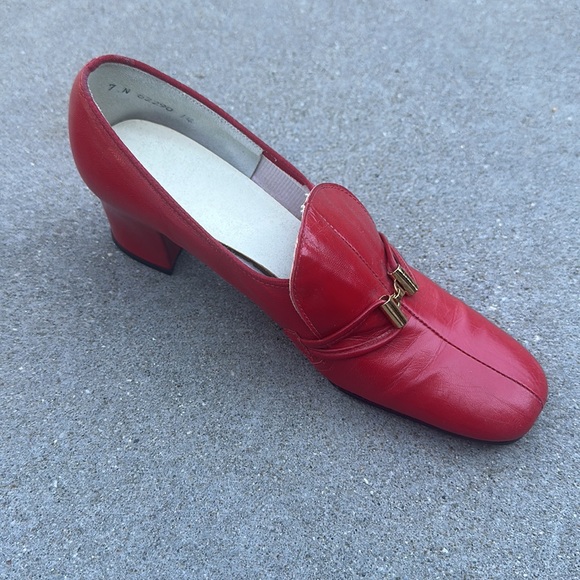 Vintage Red heel loafer - Picture 6 of 8